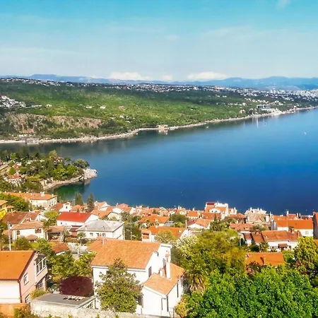 Apartment In With Sea View, Balcony, Air Conditioning, Wi-fi Opatija
