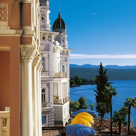 Apartment In With Sea View, Balcony, Air Conditioning, Wi-fi